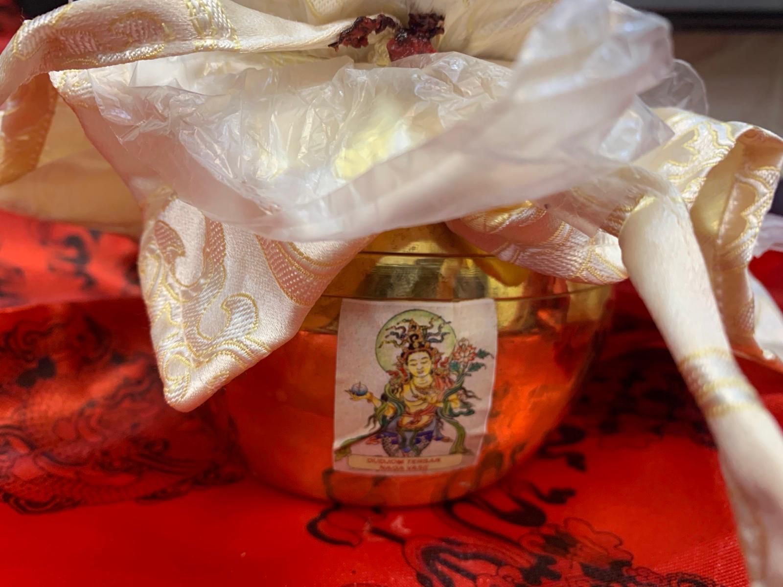 Bảo Bình Naga Khandro Thugthig Dudjom Tersar – Phiên Bản Giới Hạn Tưởng Niệm 36 Năm Đức Dudjom Rinpoche II Nhập Niết-bàn 6 WhatsApp Image 2026 04 24 at 15.50.53 2