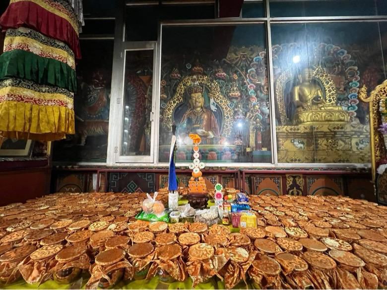 Bảo Bình Tài Bảo Đạo sư Liên Hoa Tài Bảo -Guru Orgyen Norla – Phiên bản giới hạn 4 WhatsApp Image 2026 04 24 at 15.50.55 2