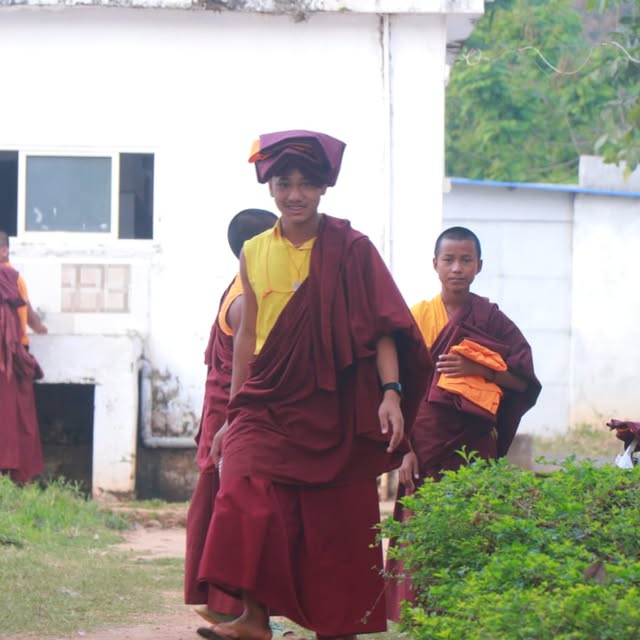 Cúng Dường Y Áo Chư Tăng Tu viện Dundul Raptenling – Odisha, Ấn Độ 8 y ao 8